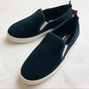 Skechers Canvas Women's Sneaker Size: 8’5 (wide)